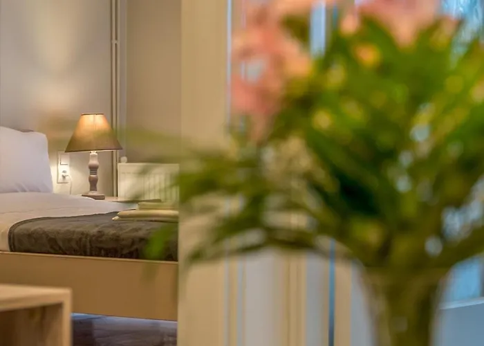 Tailor Made, 3-bedroom In Chania Apartment *