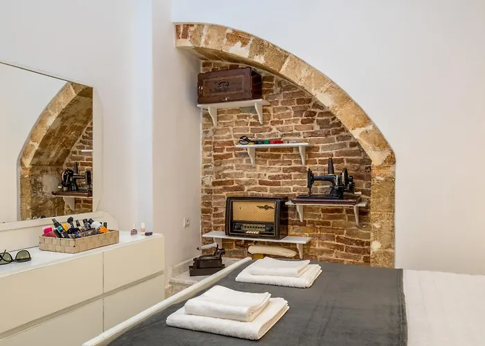 Tailor Made, 3-bedroom In Chania Apartment *