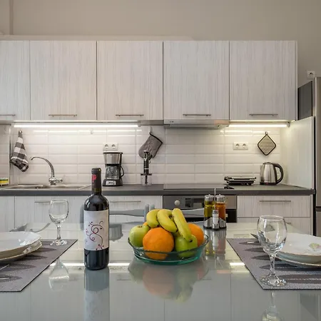 Tailor Made, 3-bedroom In Chania Daire Hanya